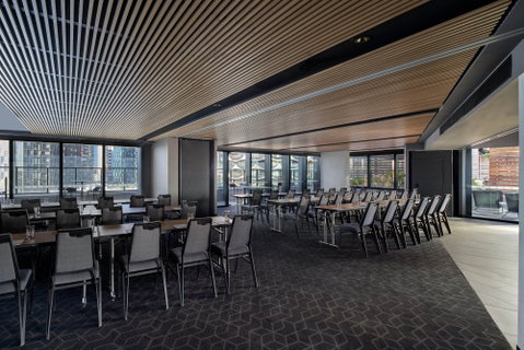 Four Points Melbourne Docklands - Surfers Gold Coast 10
