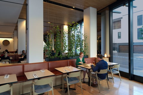Four Points Melbourne Docklands - Surfers Gold Coast 13