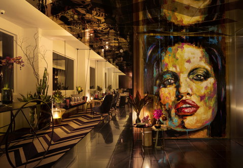 Adelphi Hotel - Surfers Gold Coast 2