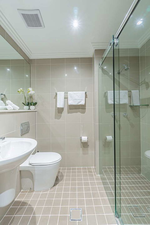 Best Western Plus Camperdown Suites - Surfers Gold Coast 8