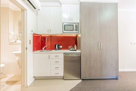 Best Western Plus Camperdown Suites - Surfers Gold Coast 13