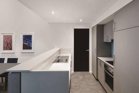 Adina Apartment Hotel Perth - Surfers Gold Coast 6