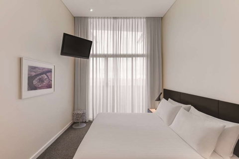 Adina Apartment Hotel Perth - Surfers Gold Coast 10