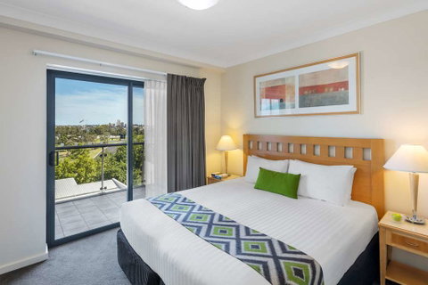 Nesuto Mounts Bay Perth Apartment Hotel - Surfers Gold Coast 5