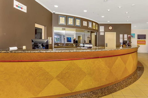 Comfort Inn & Suites Goodearth - Surfers Gold Coast 3