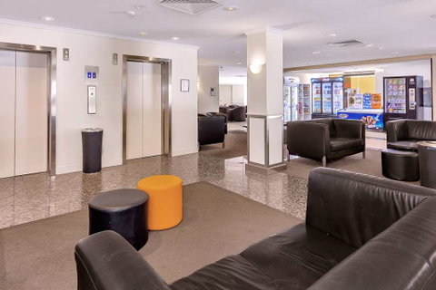 Comfort Inn & Suites Goodearth - Surfers Gold Coast 4