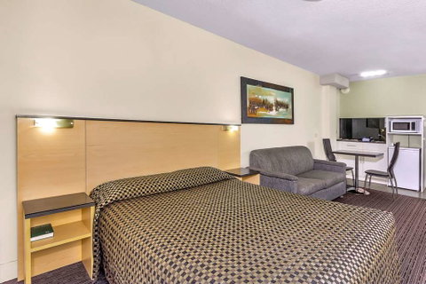 Comfort Inn & Suites Goodearth - Surfers Gold Coast 15