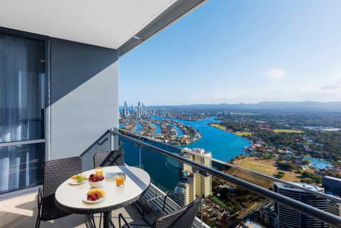 Meriton Suites Southport - Surfers Gold Coast 2