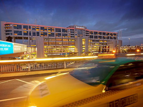 PARKROYAL Melbourne Airport - Surfers Gold Coast 0