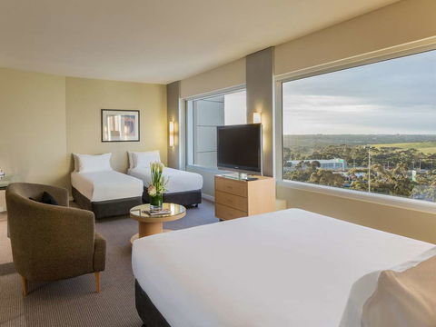 PARKROYAL Melbourne Airport - Surfers Gold Coast 3