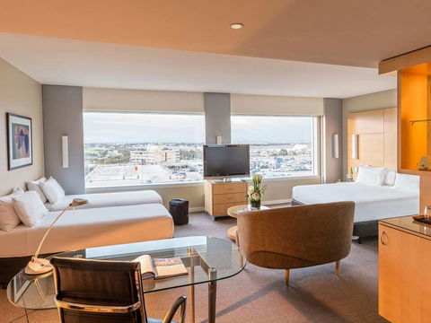 PARKROYAL Melbourne Airport - Surfers Gold Coast 4
