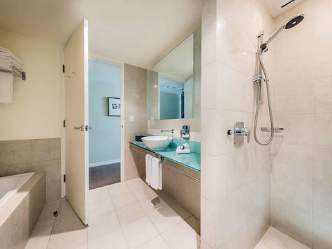 PARKROYAL Melbourne Airport - Surfers Gold Coast 5