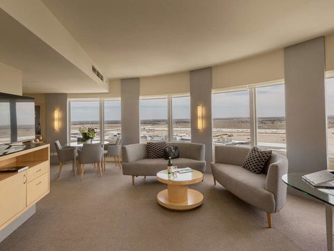 PARKROYAL Melbourne Airport - Surfers Gold Coast 13