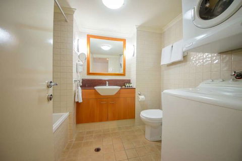 Central Cosmo Apartments - Surfers Gold Coast 3