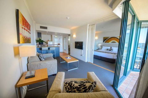 Central Cosmo Apartments - Surfers Gold Coast 4