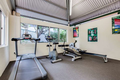 Central Cosmo Apartments - Surfers Gold Coast 7