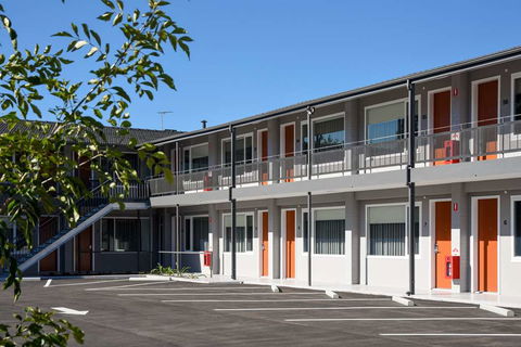 HotelMOTEL - Surfers Gold Coast 0