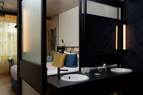 QT Melbourne - Surfers Gold Coast 5