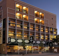 Adelaide Riviera Hotel - Surfers Gold Coast