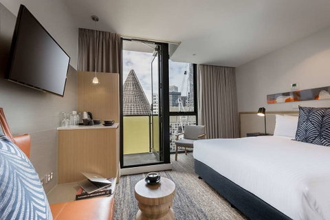 Brady Hotel Central Melbourne - Surfers Gold Coast 2