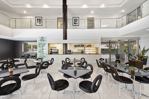 Adina Serviced Apts Canberra Dickson - Surfers Gold Coast 16