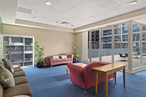 YEHS Hotel Melbourne CBD - Surfers Gold Coast 11