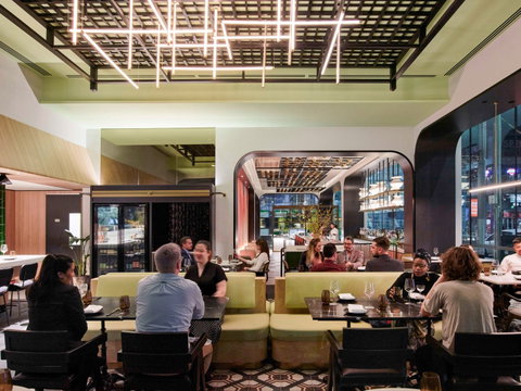 Moevenpick Hotel Melbourne On Spencer - Surfers Gold Coast 10