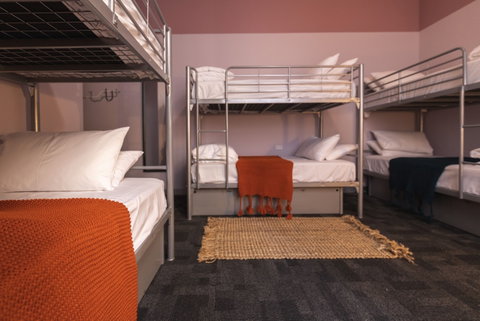 United Backpackers - Surfers Gold Coast 6