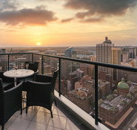 Meriton Suites Pitt Street - Surfers Gold Coast