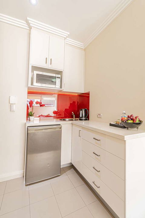Best Western Plus Camperdown Suites - Surfers Gold Coast 6