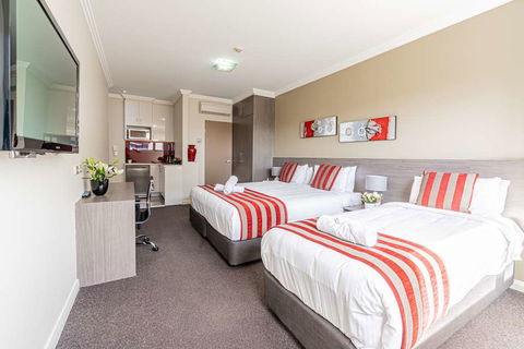 Best Western Plus Camperdown Suites - Surfers Gold Coast 11
