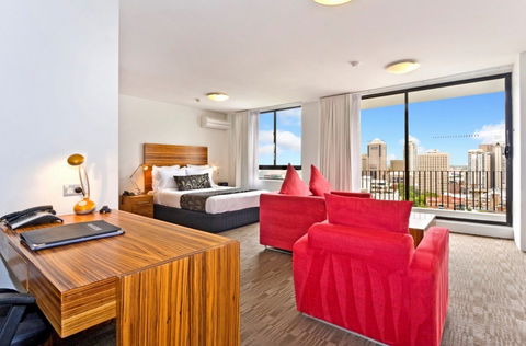Cambridge Hotel Sydney - Surfers Gold Coast 1