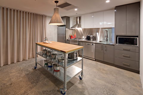 Zara Tower Serviced Apartments - Surfers Gold Coast 9