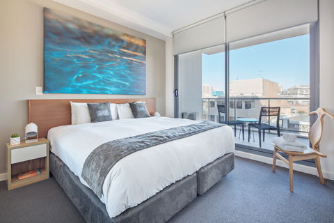 Zara Tower Serviced Apartments - Surfers Gold Coast 13