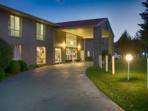 Ibis Styles Canberra - Surfers Gold Coast 2