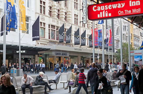 Causeway Inn On The Mall - Surfers Gold Coast 1