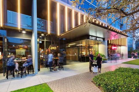 East Hotel - Surfers Gold Coast 1