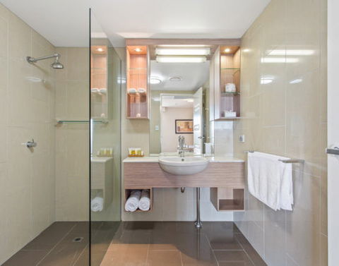 CBD Executive Apartments - Surfers Gold Coast 2