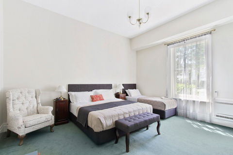 The Riversleigh - Surfers Gold Coast 9