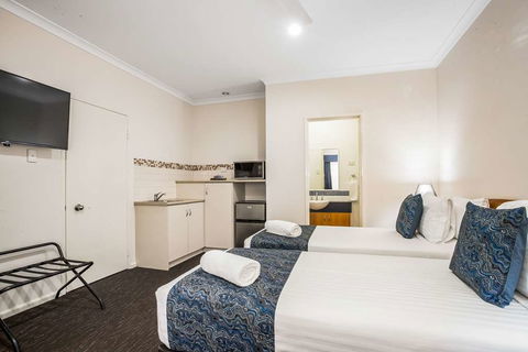 Karratha Central Apartments - Surfers Gold Coast 4