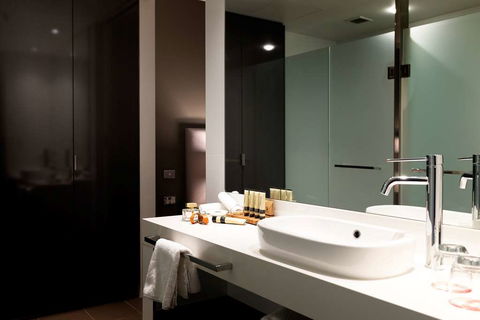 East Hotel - Surfers Gold Coast 6