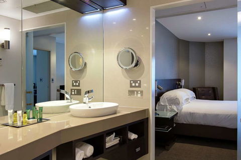 Hilton Darwin - Surfers Gold Coast 6