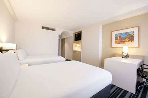 DoubleTree By Hilton Esplanade Darwin - Surfers Gold Coast 4