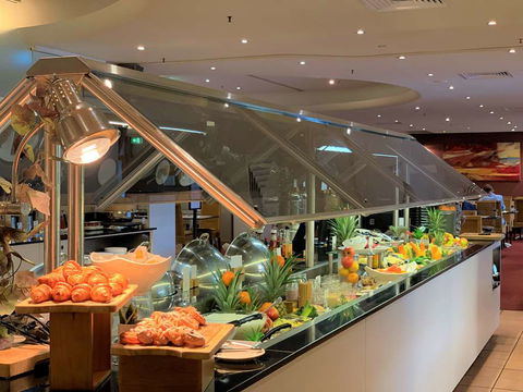 DoubleTree By Hilton Esplanade Darwin - Surfers Gold Coast 13