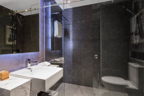 Gambaro Hotel - Surfers Gold Coast 2