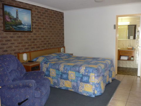 Lantern Motor Inn - Surfers Gold Coast 1
