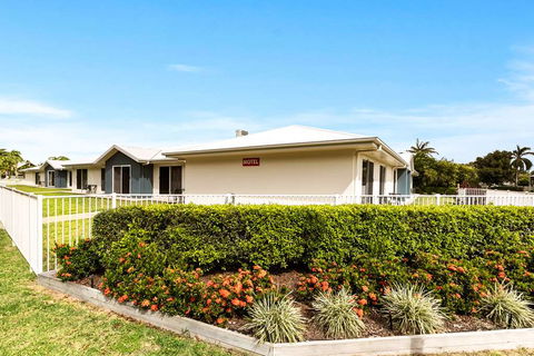 Econo Lodge Beachside - Surfers Gold Coast 1