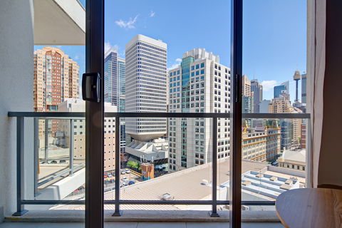 Zara Tower Serviced Apartments - Surfers Gold Coast 2