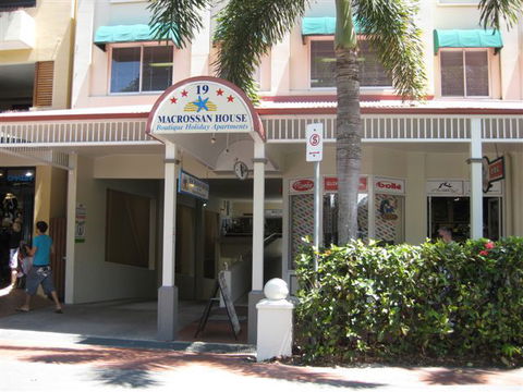 Macrossan House Boutique Holidays Apts - Surfers Gold Coast 1