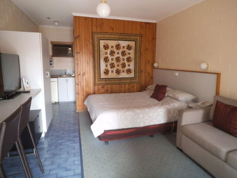 Yarragon Motel - Surfers Gold Coast 0